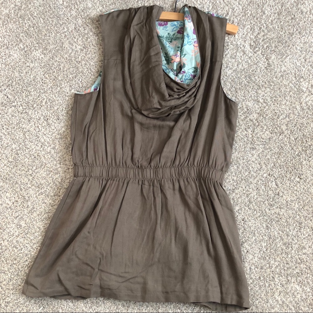 Winding Path Vest - Picture 3 of 4